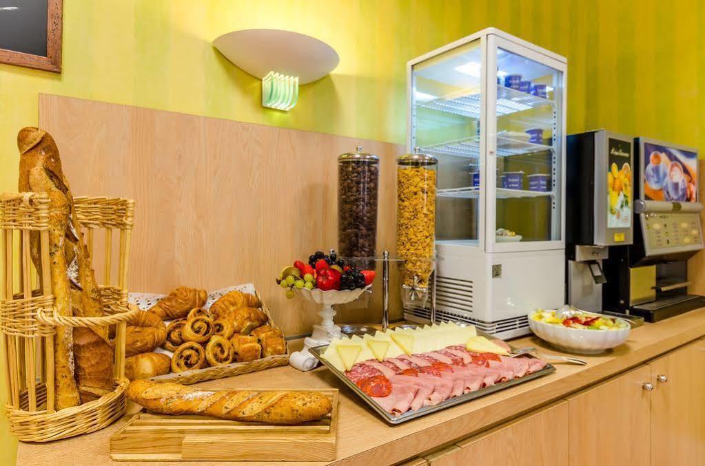 Hotel Aneto Lourdes Eksteriør bilde